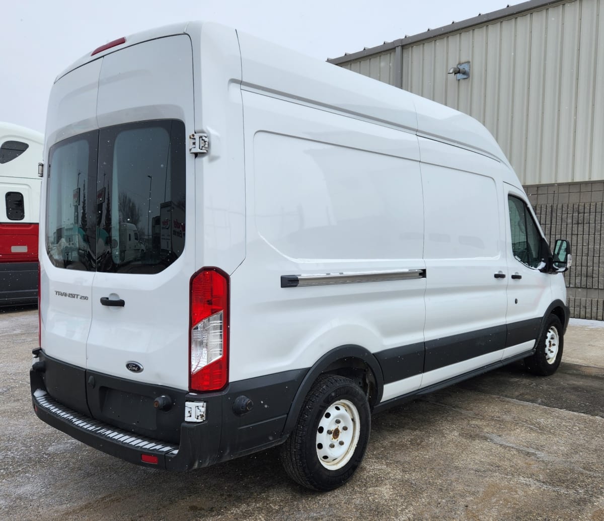 2017 Ford Motor Company TRANSIT 250 HI ROOF 676488