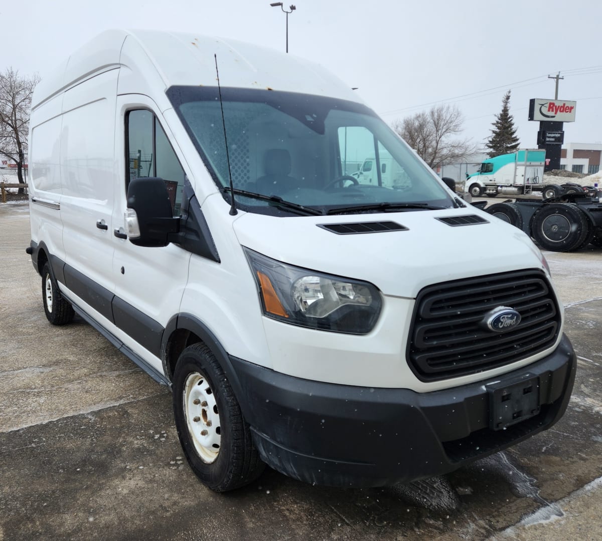 2017 Ford Motor Company TRANSIT 250 HI ROOF 676488