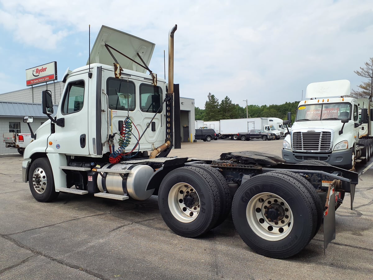 2017 Freightliner/Mercedes CASCADIA 125 676520