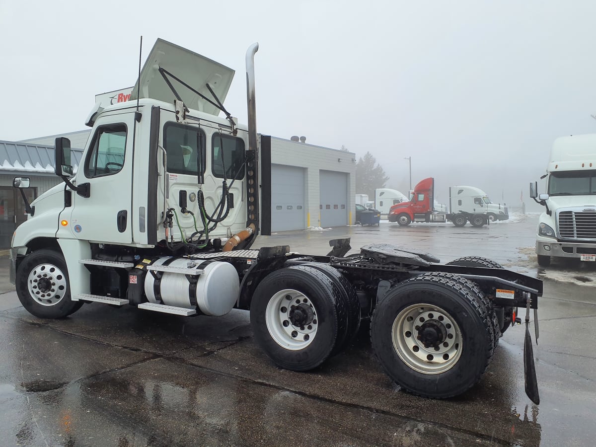 2017 Freightliner/Mercedes CASCADIA 125 676526