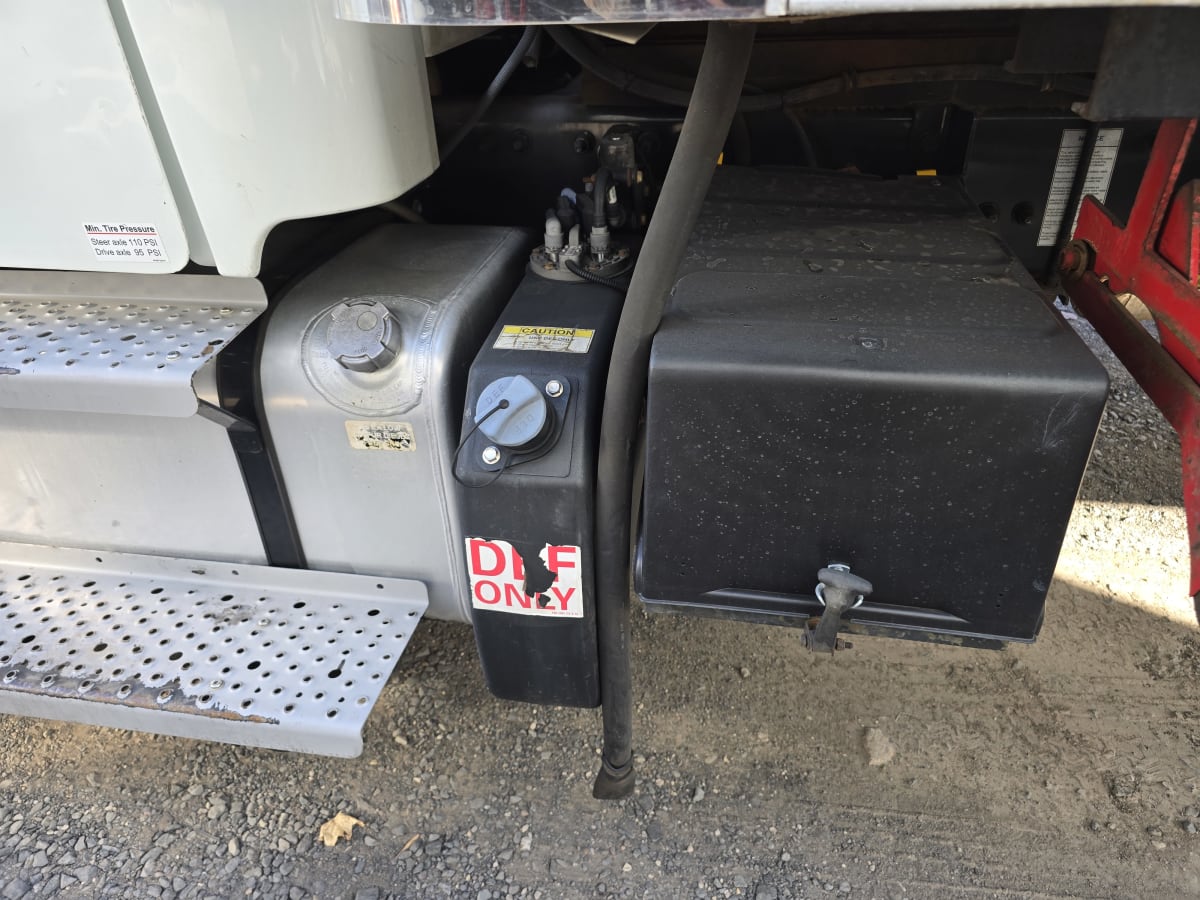 2017 Freightliner/Mercedes M2 106 676583