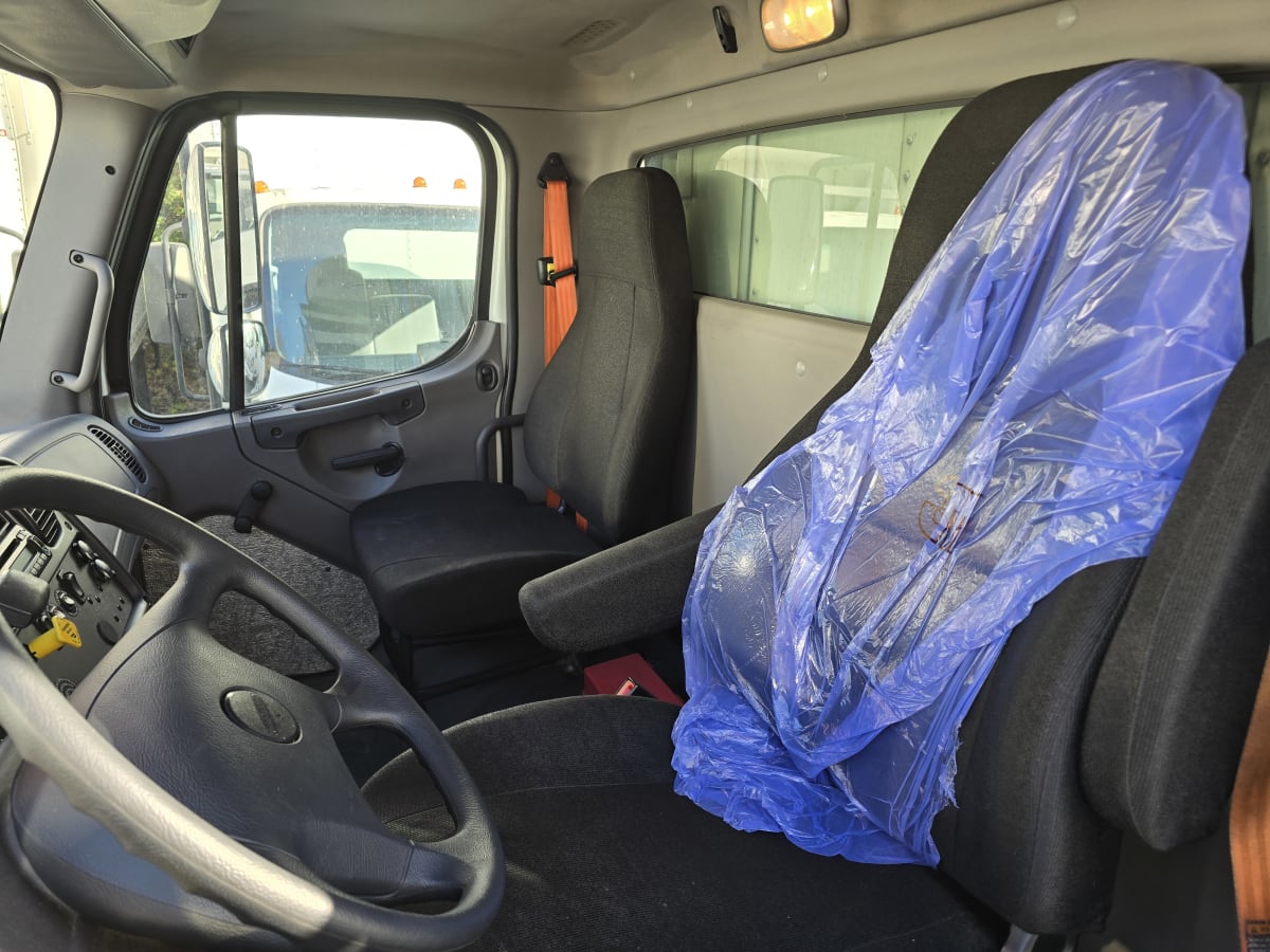 2017 Freightliner/Mercedes M2 106 676583