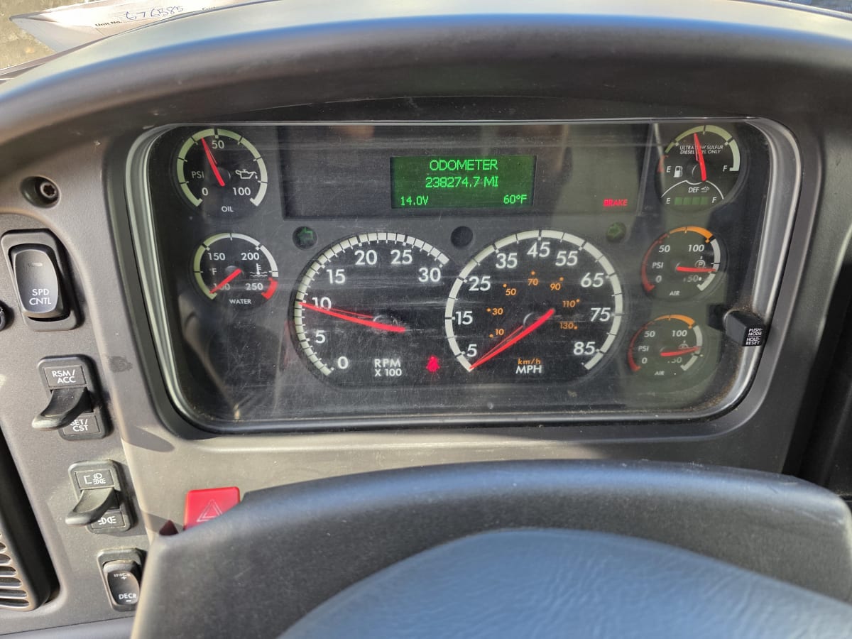 2017 Freightliner/Mercedes M2 106 676585