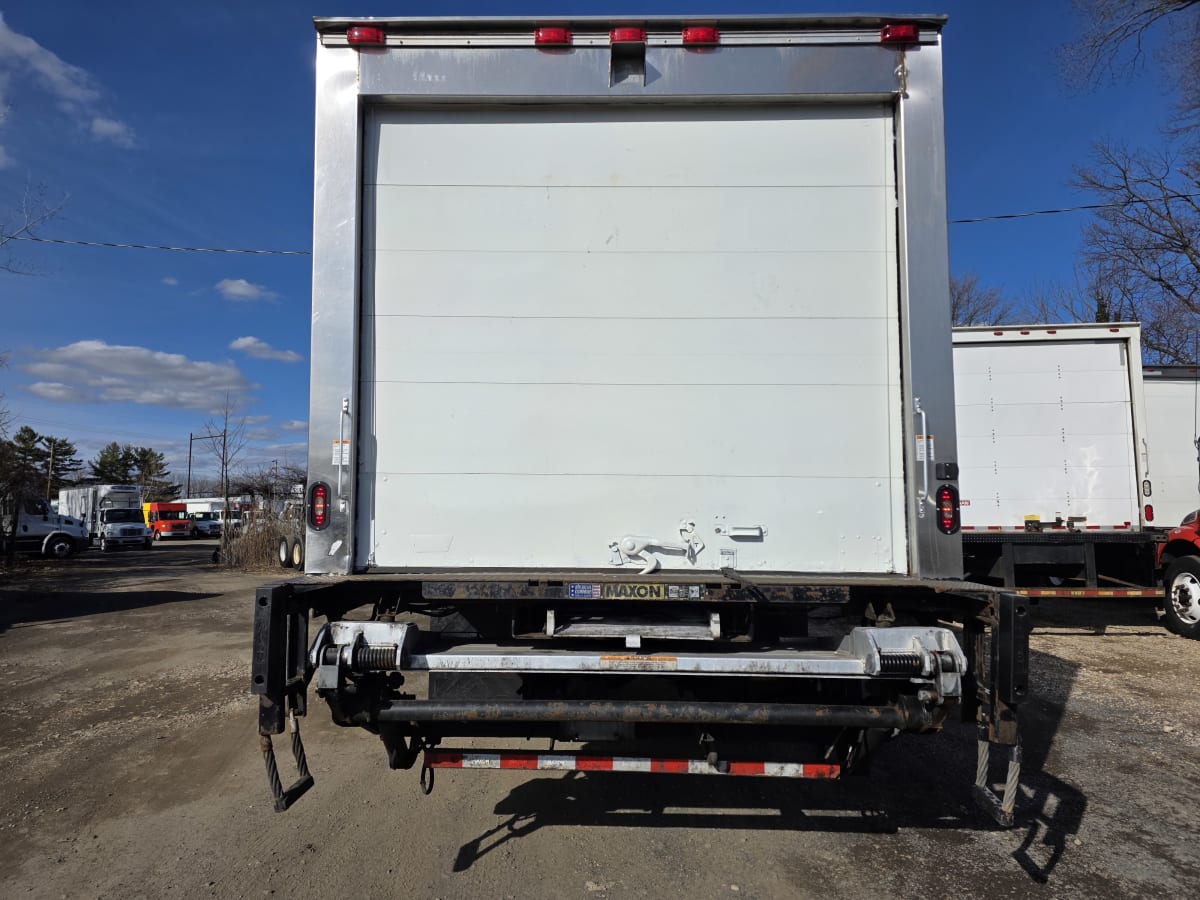 2017 Freightliner/Mercedes M2 106 676585