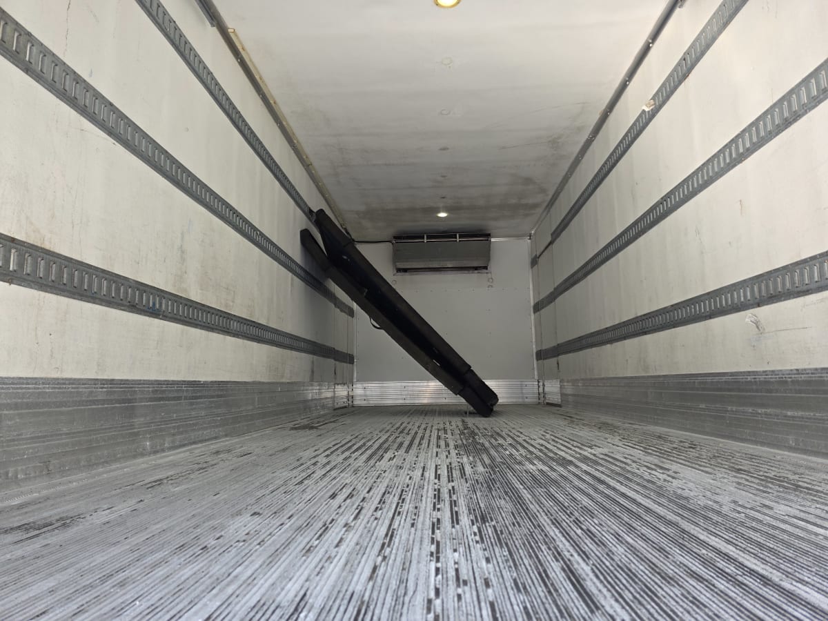 2017 Freightliner/Mercedes M2 106 676585