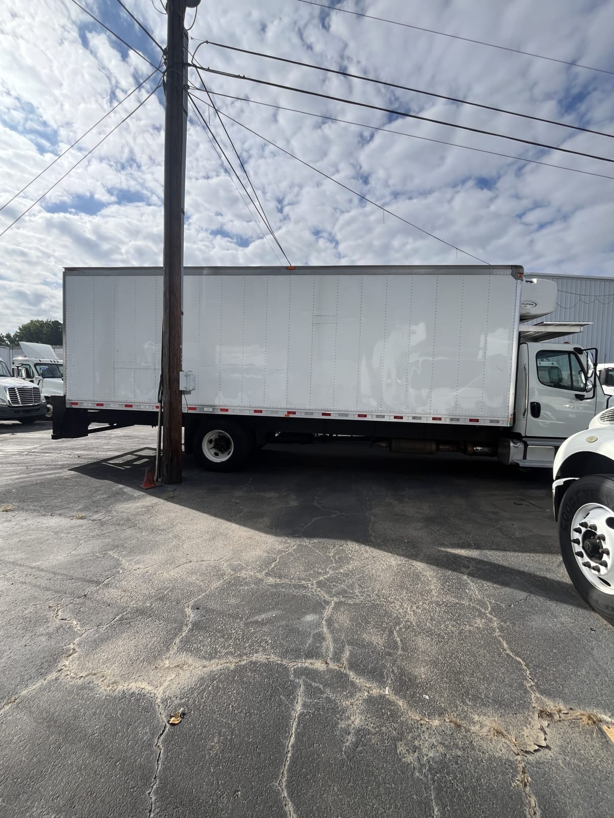 2017 Freightliner/Mercedes M2 106 676649