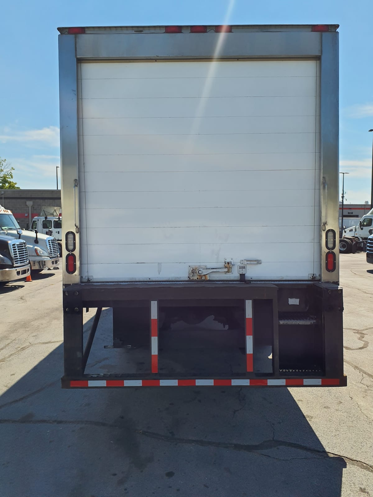 2017 Freightliner/Mercedes M2 106 676651