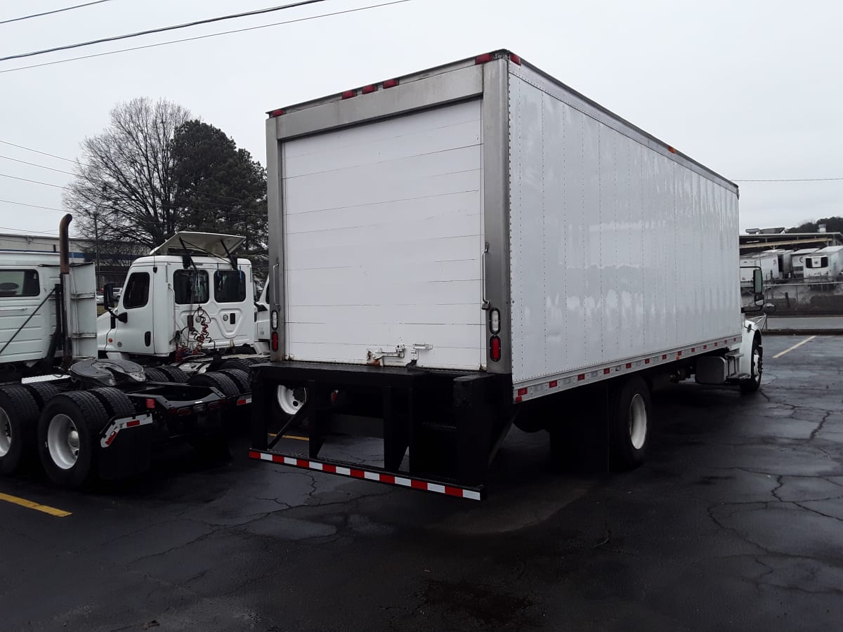 2017 Freightliner/Mercedes M2 106 676690