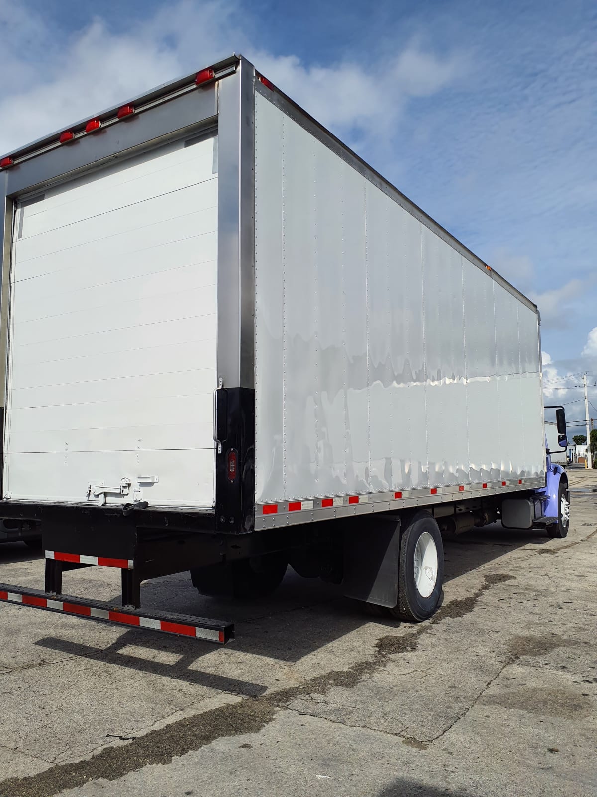 2017 Freightliner/Mercedes M2 106 676693