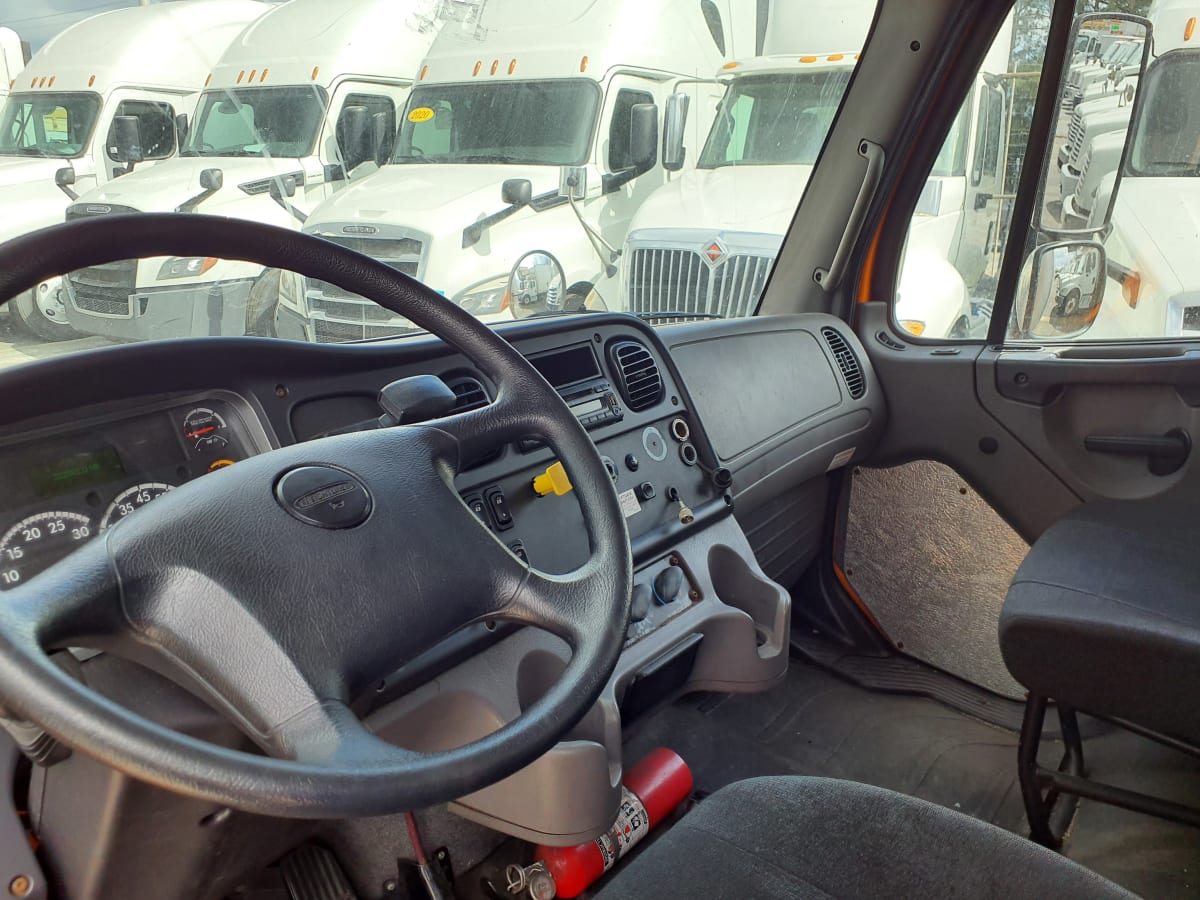 2017 Freightliner/Mercedes M2 106 676745