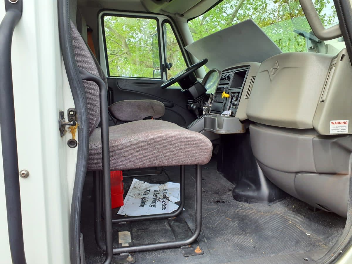 2017 Navistar International 4300 676827