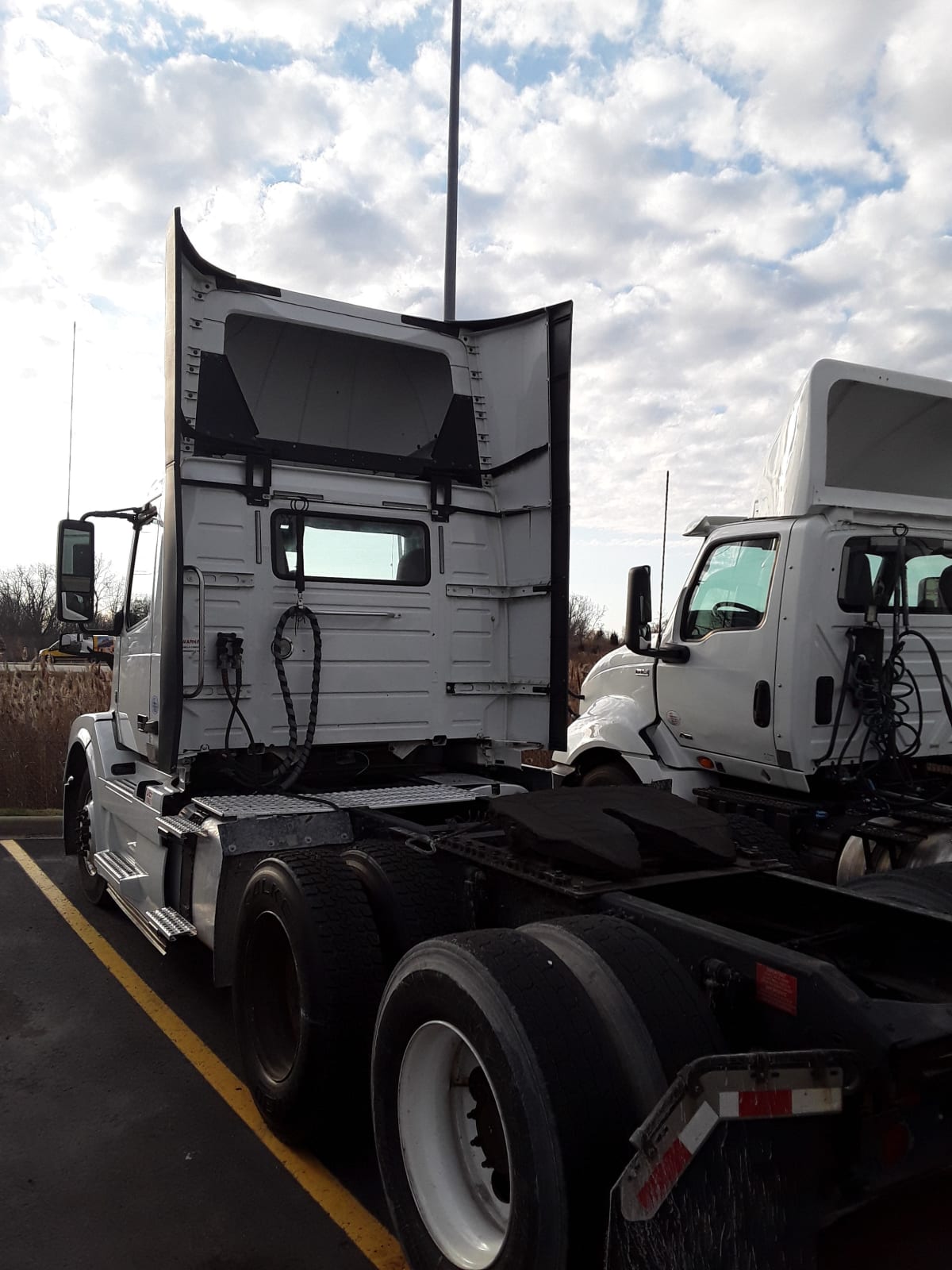 2017 Volvo VNL64TRACTOR 676863