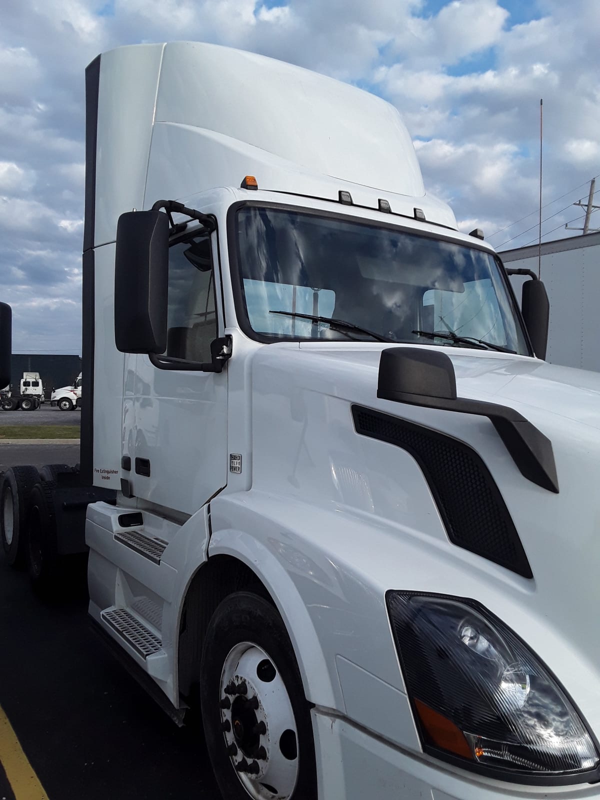 2017 Volvo VNL64TRACTOR 676863