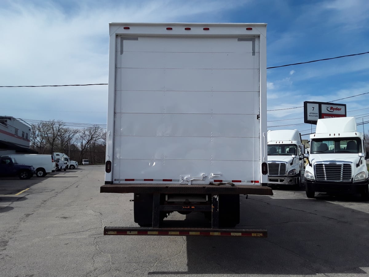 2017 Freightliner/Mercedes M2 106 676941