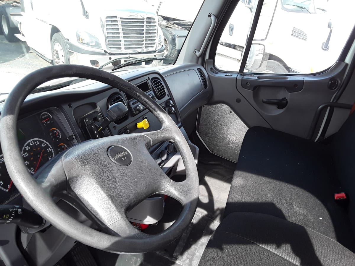 2017 Freightliner/Mercedes M2 106 676941