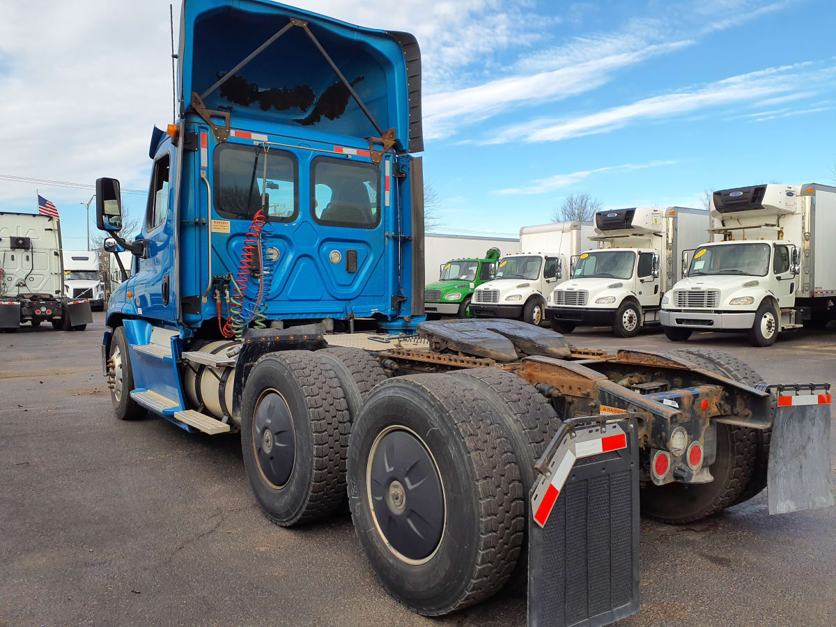 2017 Freightliner/Mercedes CASCADIA 125 677034