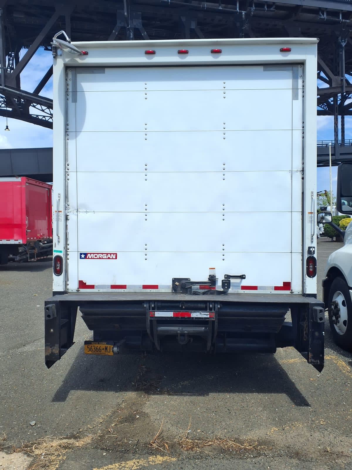 2017 Isuzu NPR HD 677054