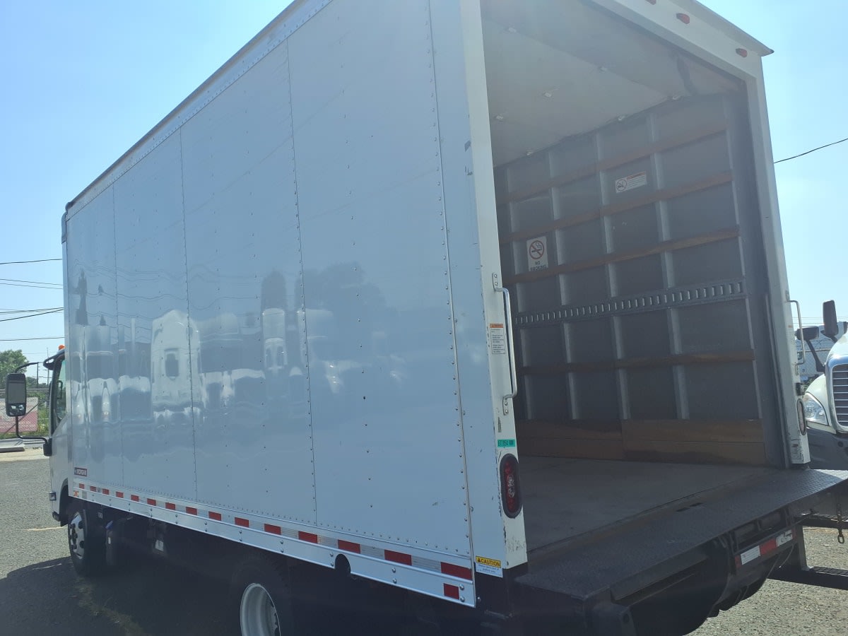 2017 Isuzu NPR HD 677054