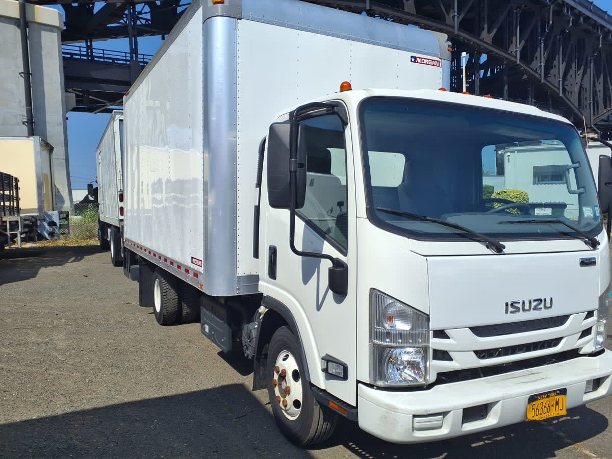 2017 Isuzu NPR HD 677054