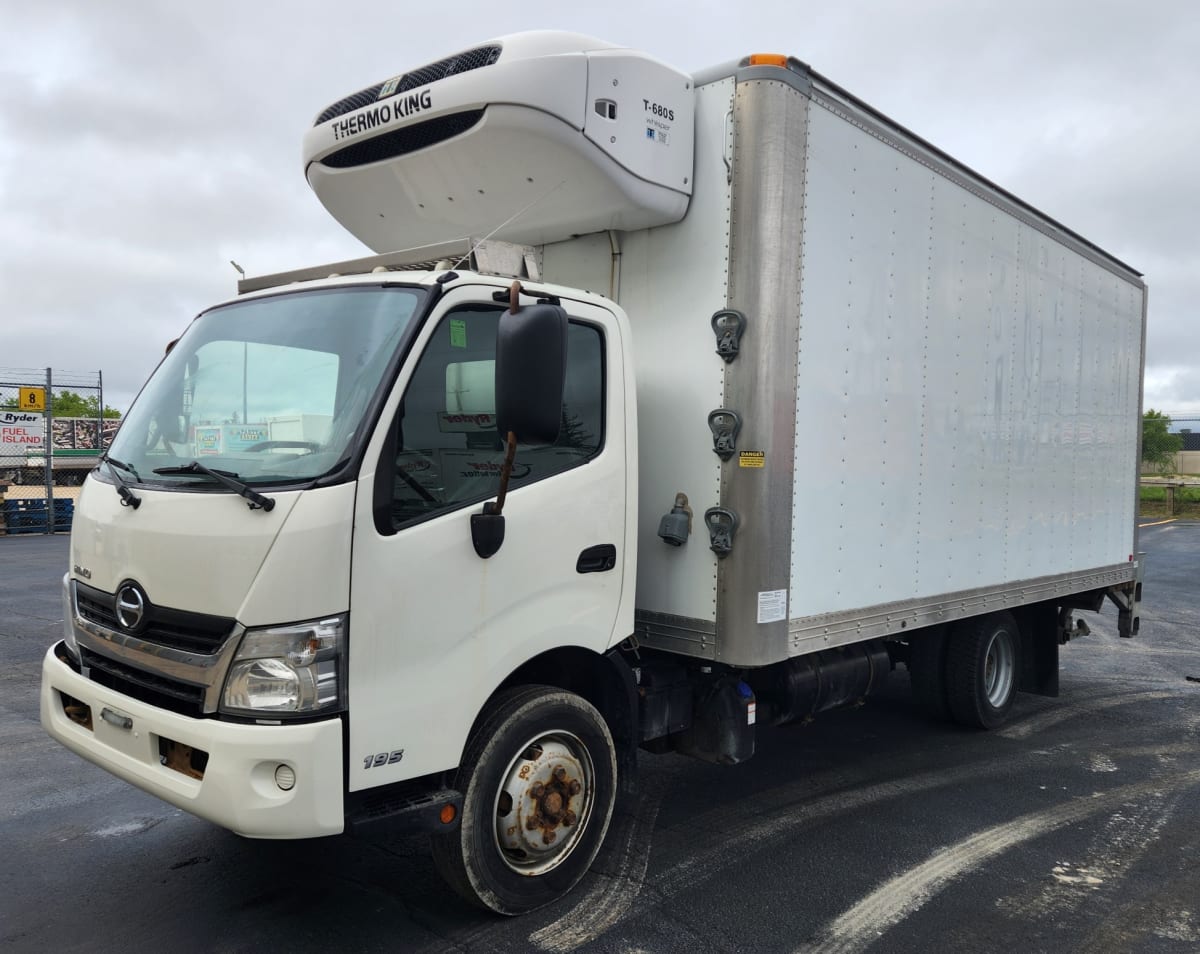 2017 Hino HINO 195 677057