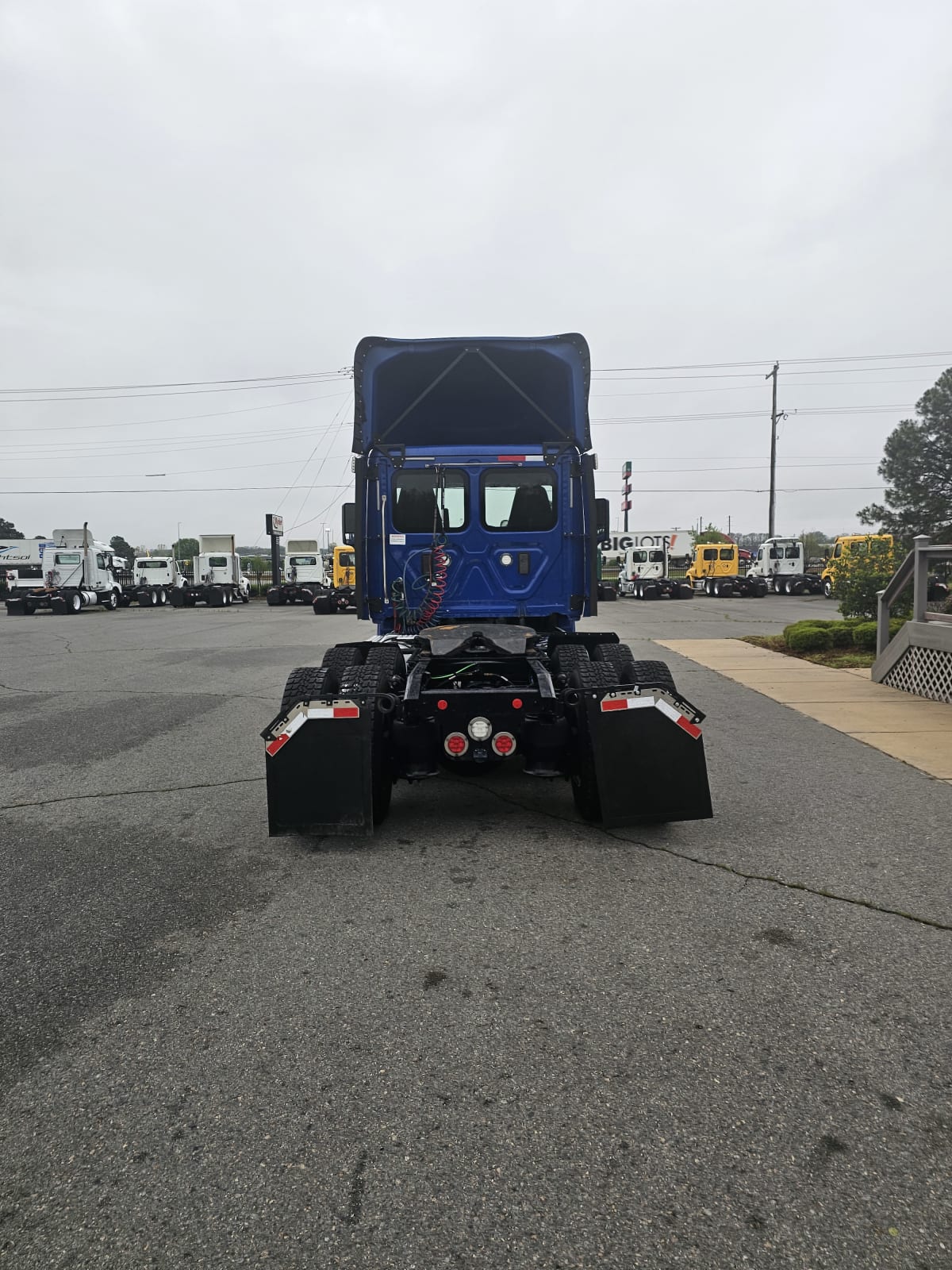 2017 Freightliner/Mercedes CASCADIA 125 677084