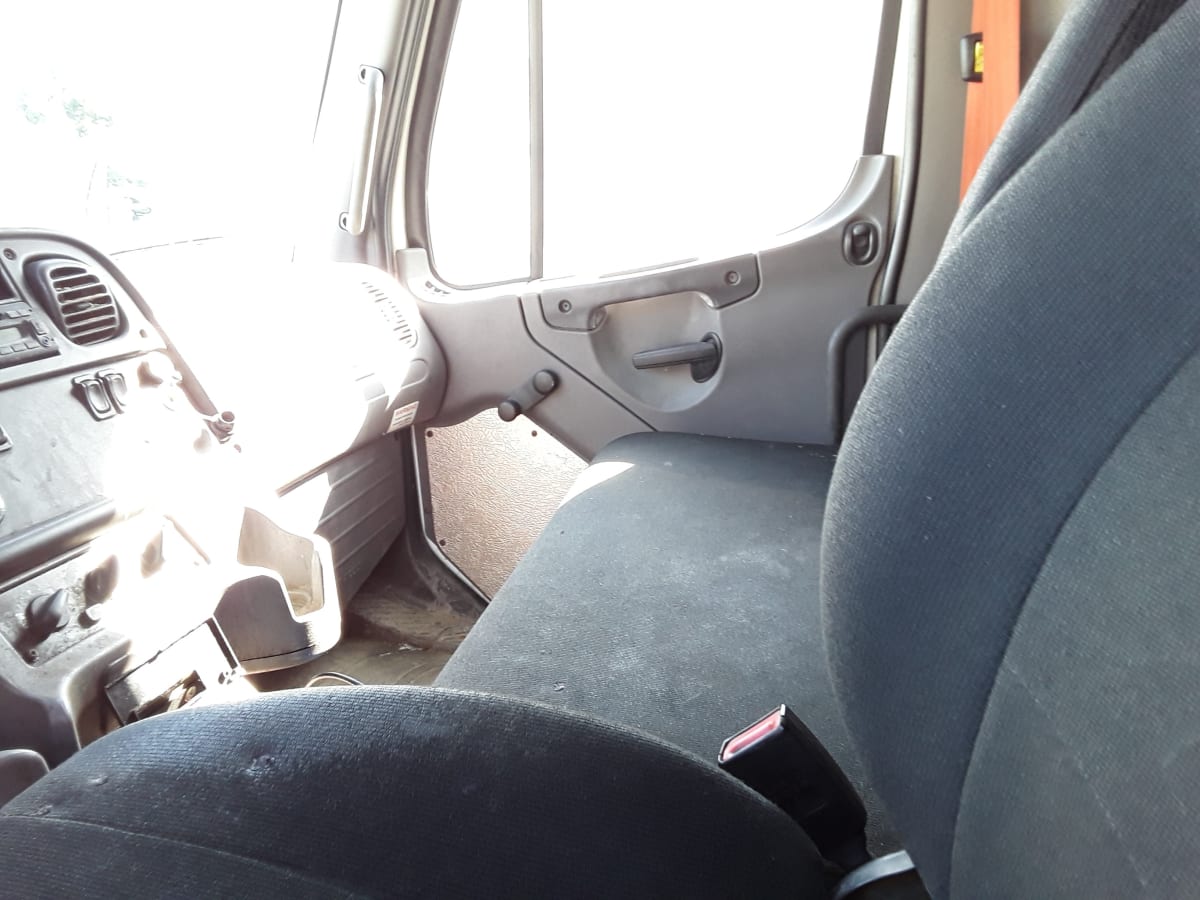 2017 Freightliner/Mercedes M2 106 677192