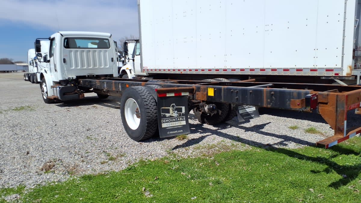 2017 Freightliner/Mercedes M2 106 677195