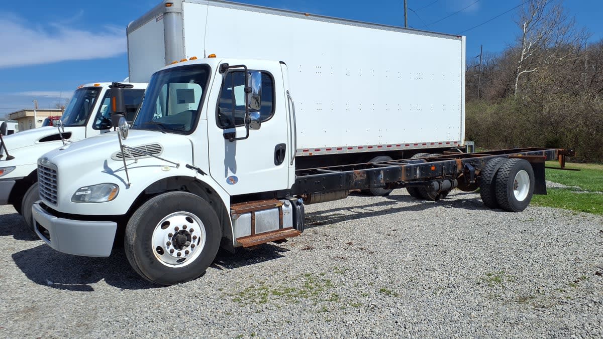 2017 Freightliner/Mercedes M2 106 677195
