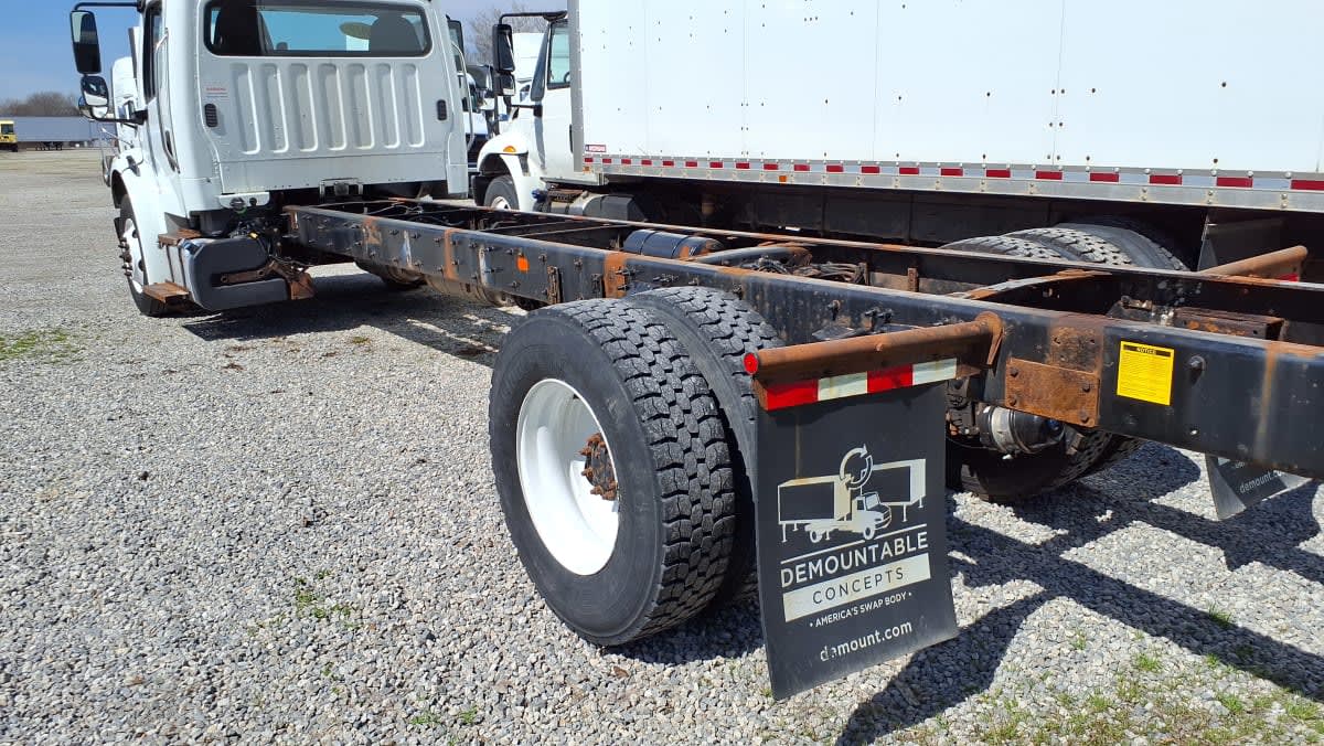 2017 Freightliner/Mercedes M2 106 677195