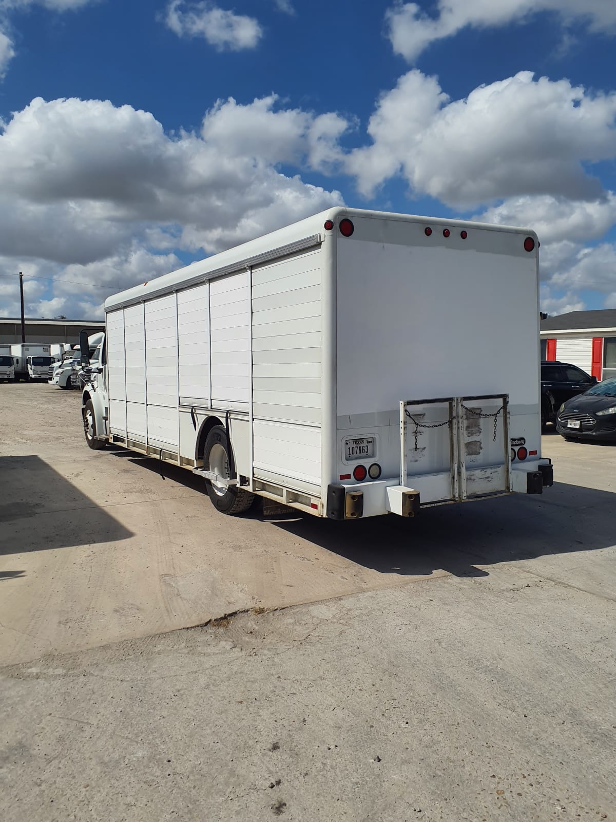 2017 Freightliner/Mercedes M2 106 677226