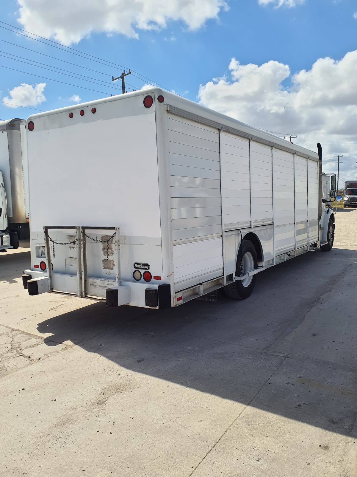 2017 Freightliner/Mercedes M2 106 677226