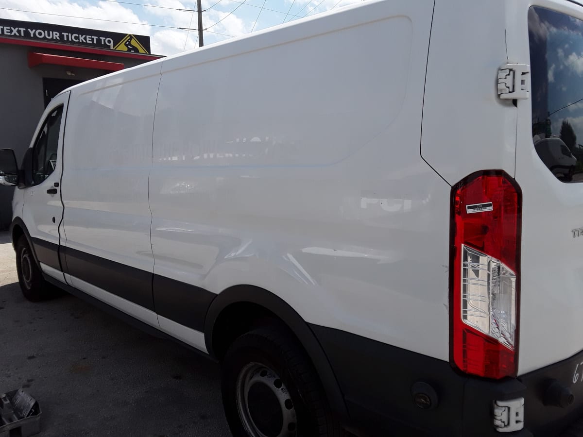 2017 Ford Motor Company TRANSIT 250 677238