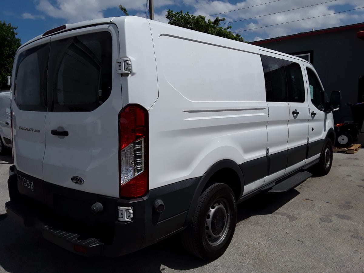 2017 Ford Motor Company TRANSIT 250 677238