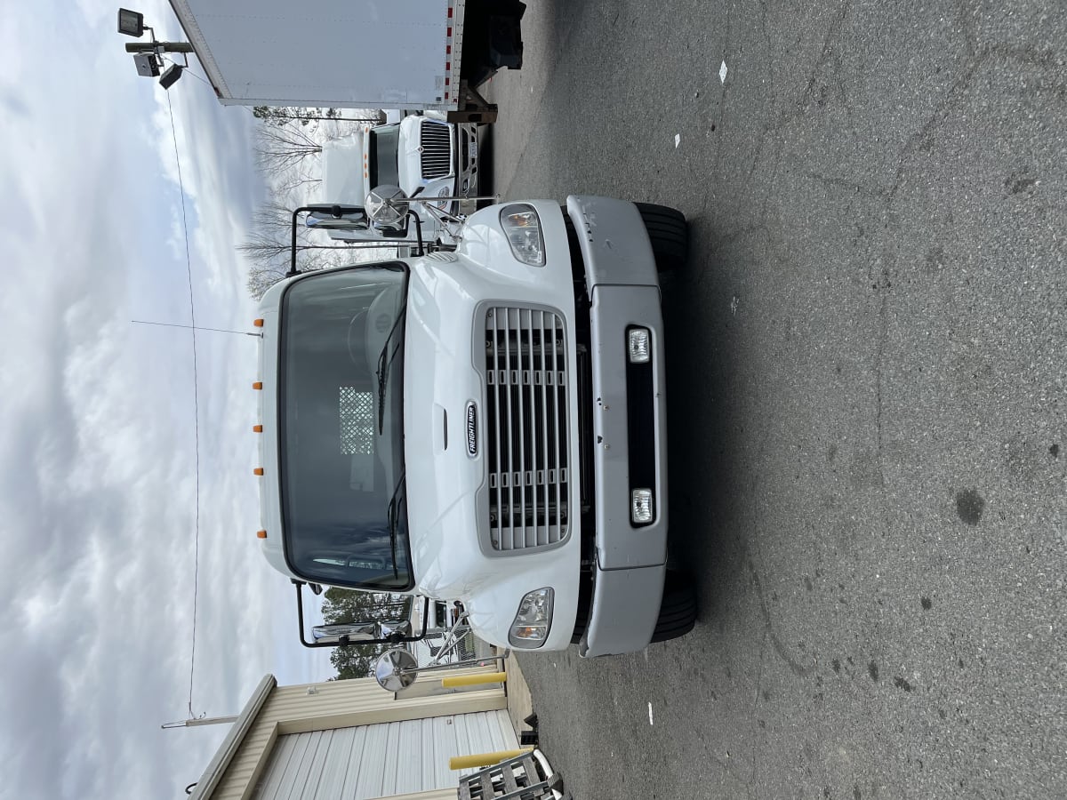 2017 Freightliner/Mercedes M2 106 677241