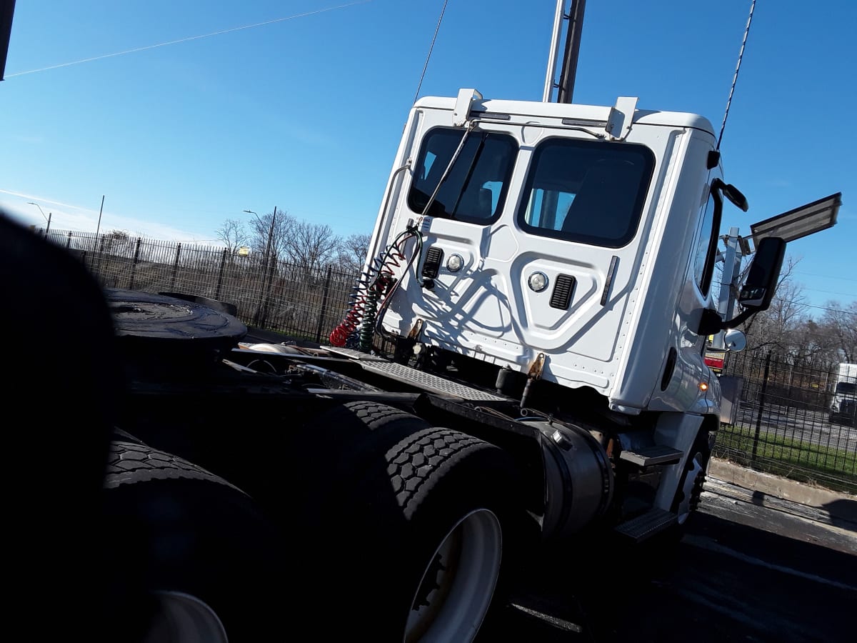 2017 Freightliner/Mercedes CASCADIA 125 677370