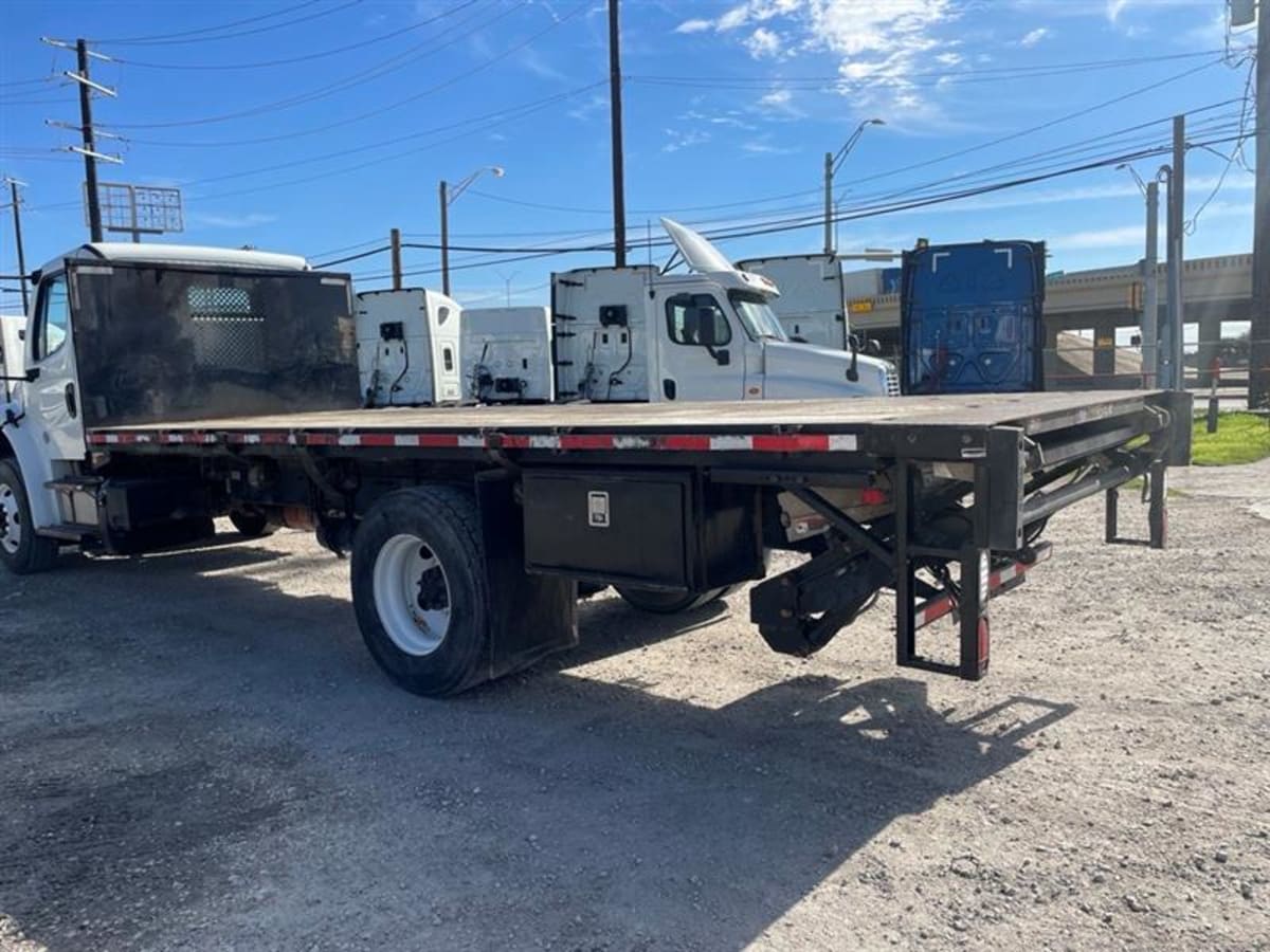 2017 Freightliner/Mercedes M2 106 677372