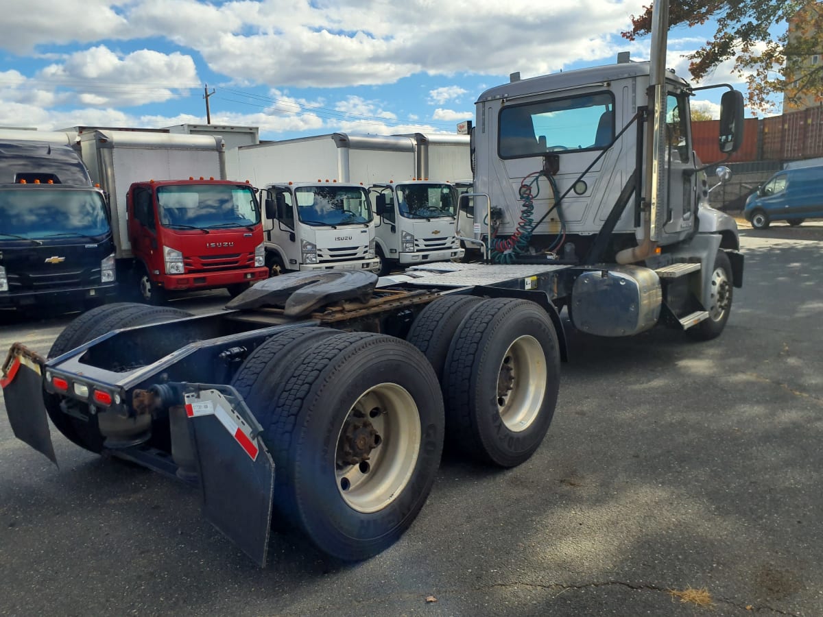 2017 Mack Trucks, Inc. CXU600 677381