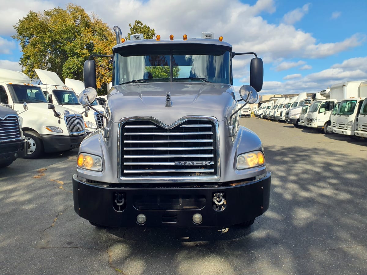 2017 Mack Trucks, Inc. CXU600 677381
