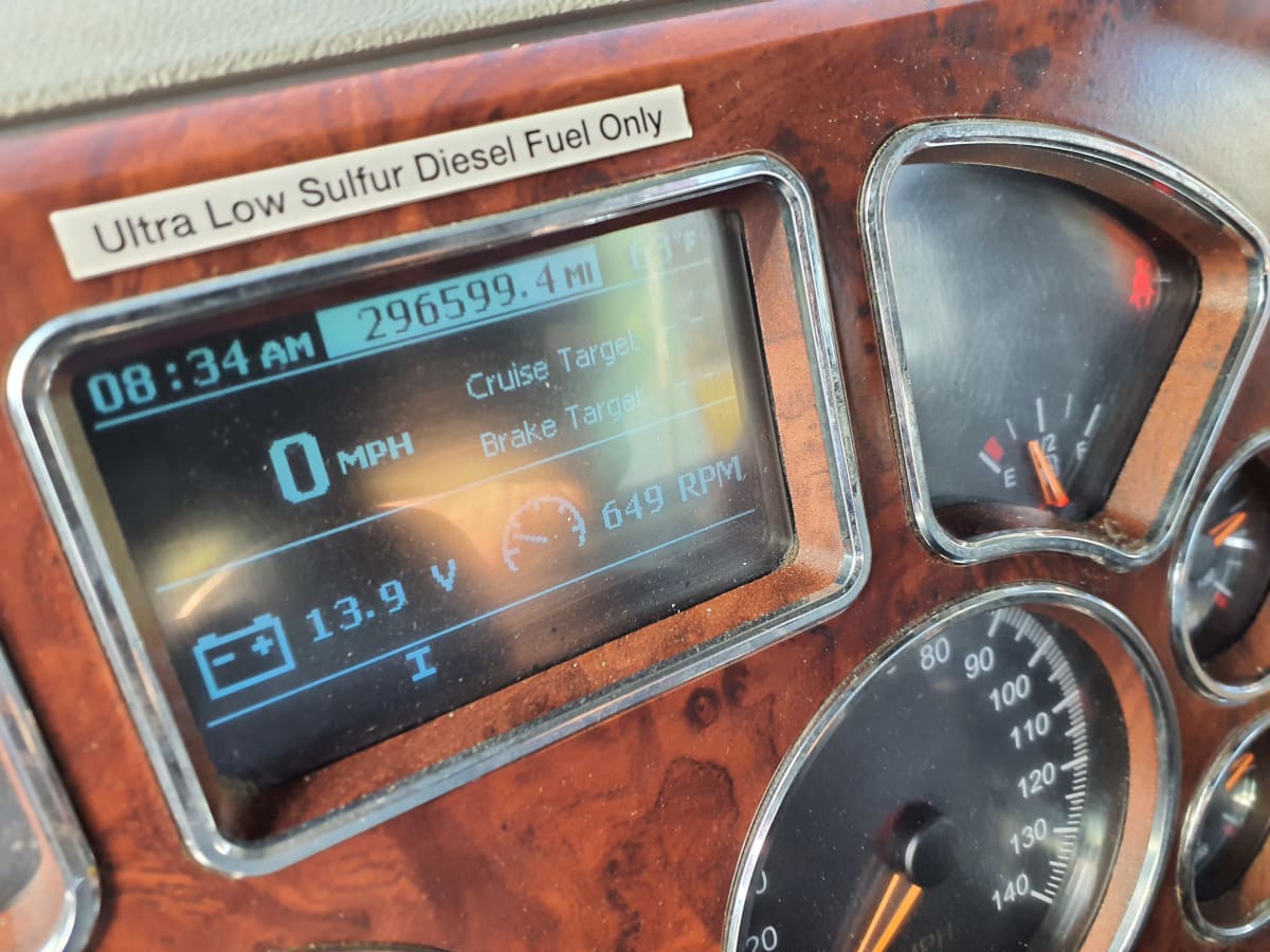 2017 Mack Trucks, Inc. CXU600 677385