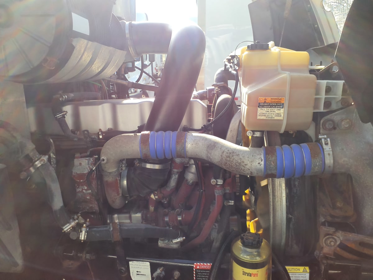 2017 Mack Trucks, Inc. CXU600 677385