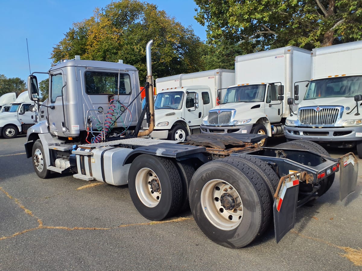 2017 Mack Trucks, Inc. CXU600 677385