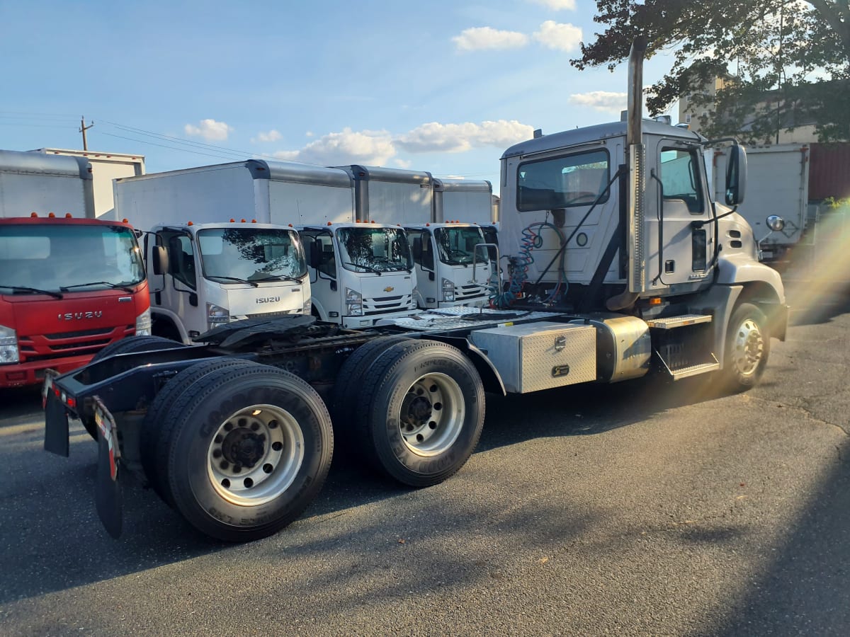 2017 Mack Trucks, Inc. CXU600 677386