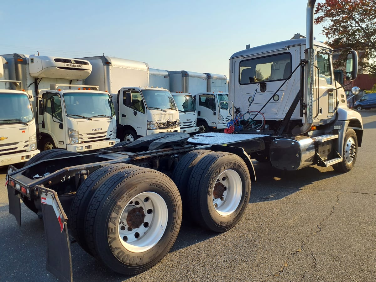 2017 Mack Trucks, Inc. CXU600 677388