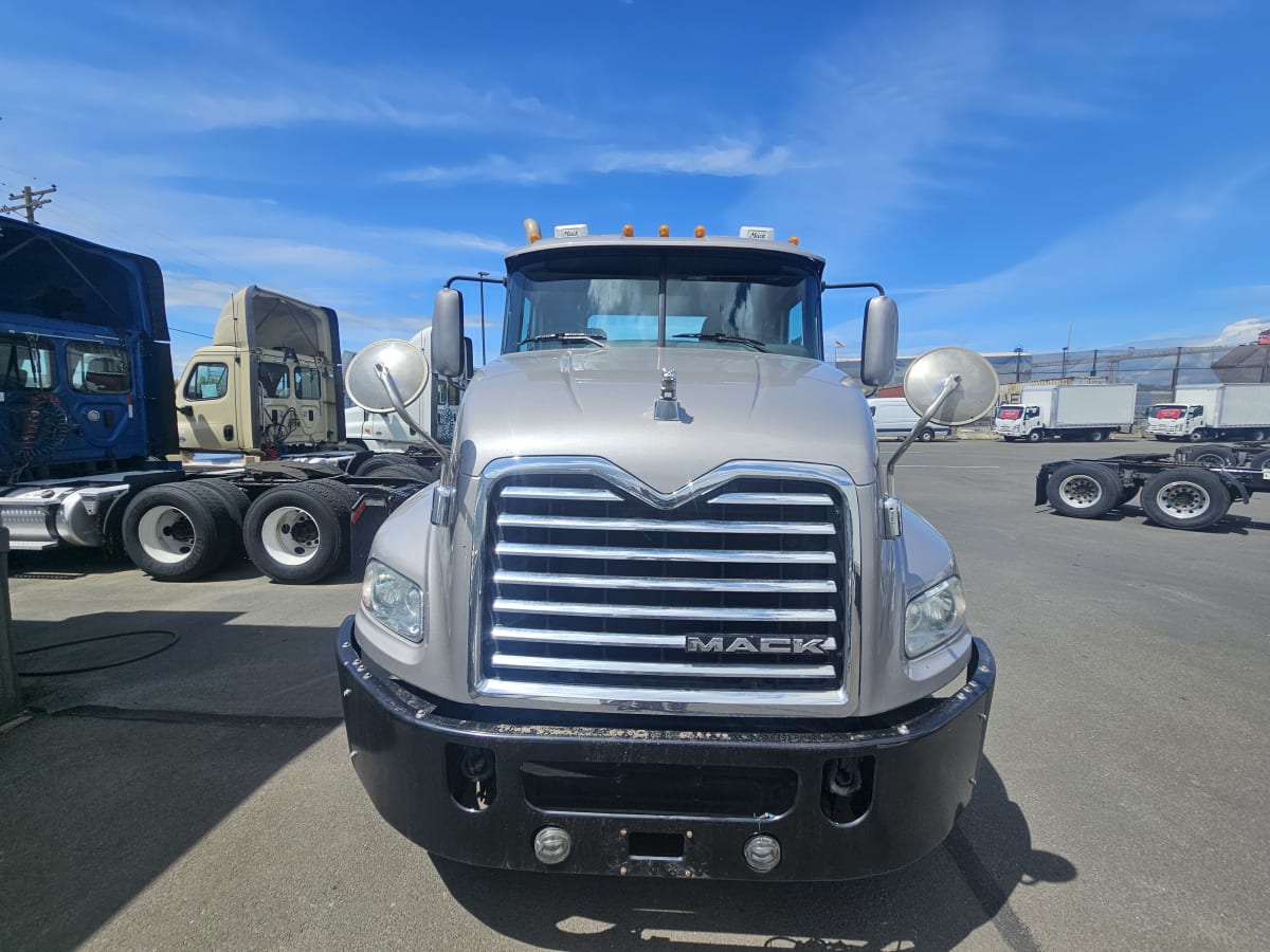 2017 Mack Trucks, Inc. CXU600 677397
