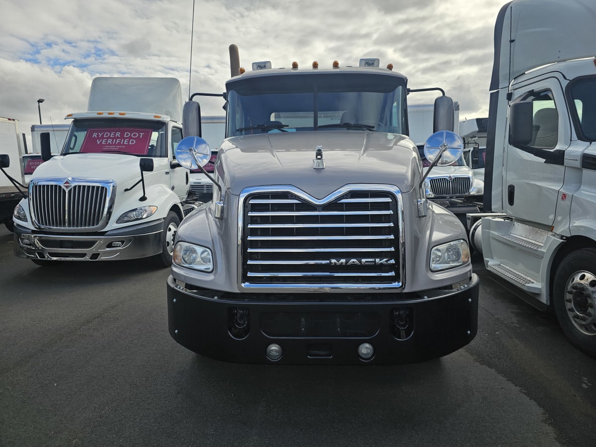2017 Mack Trucks, Inc. CXU600 677398