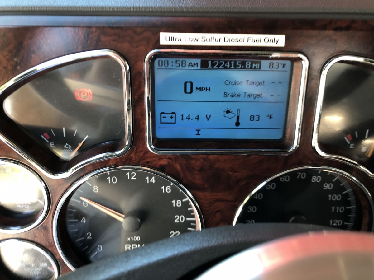 2017 Mack Trucks, Inc. CXU600 677402