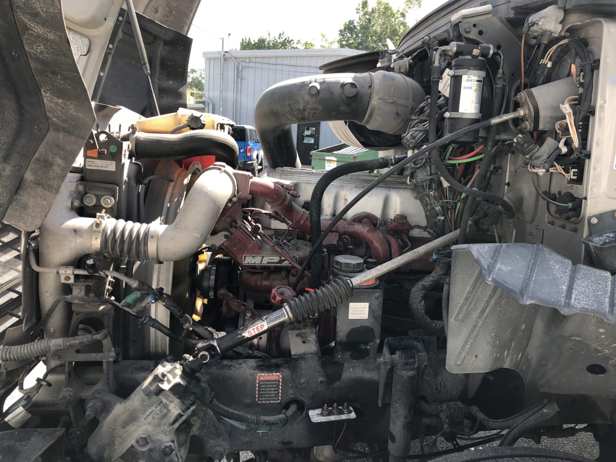 2017 Mack Trucks, Inc. CXU600 677402