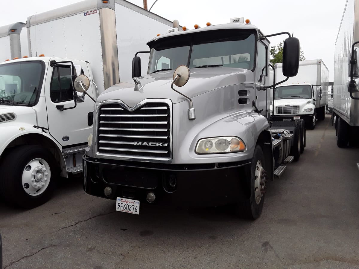 2017 Mack Trucks, Inc. CXU600 677410