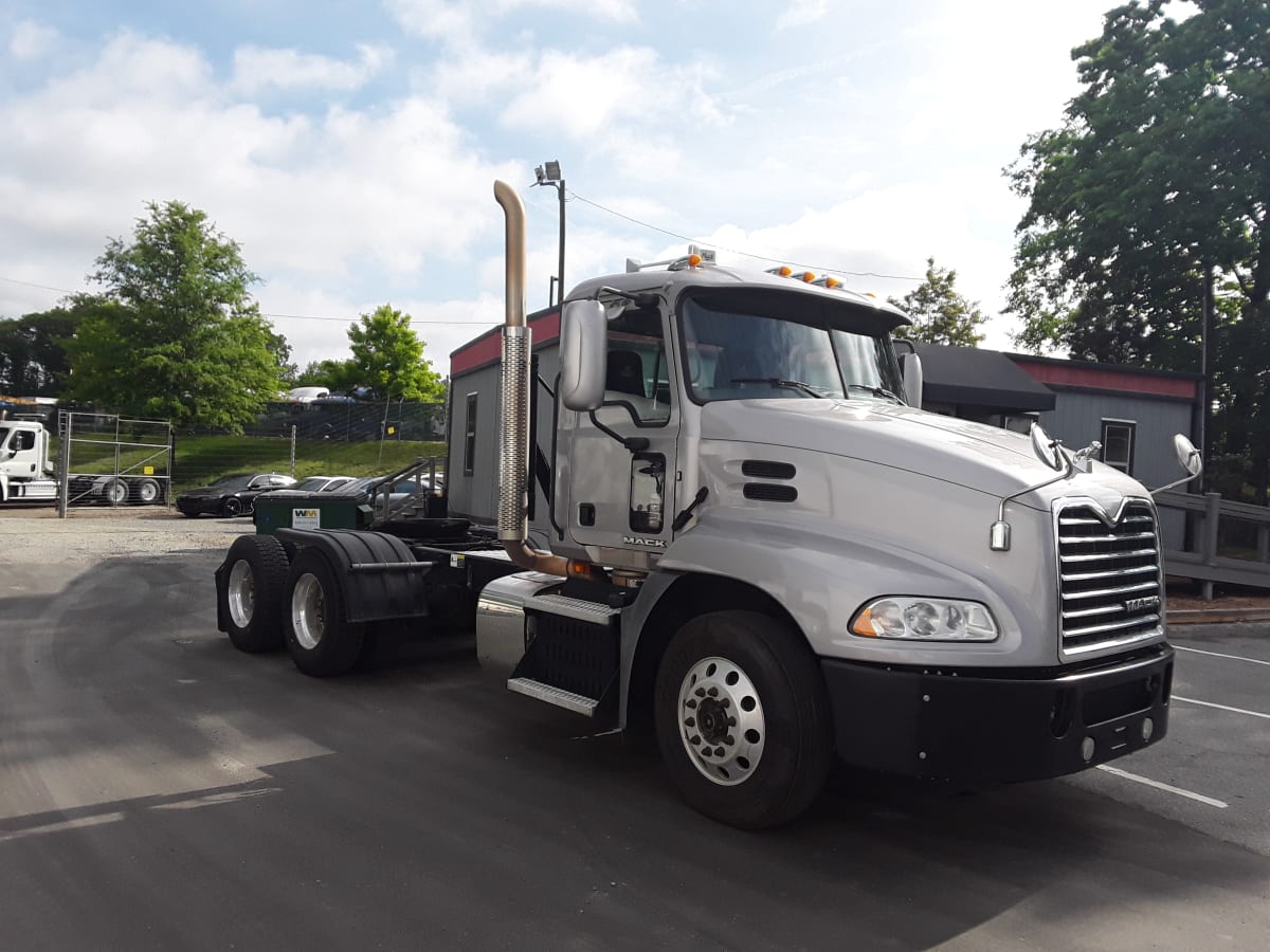 2017 Mack Trucks, Inc. CXU600 677419
