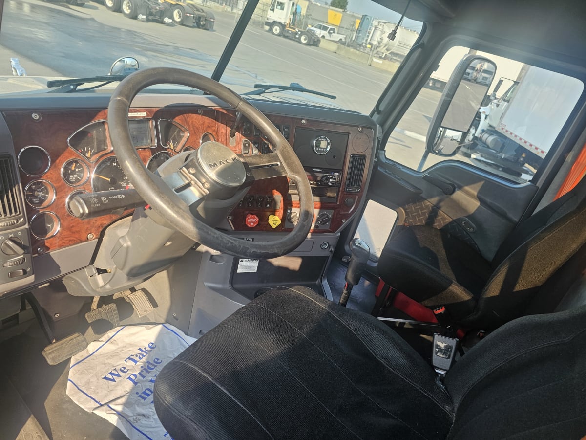 2017 Mack Trucks, Inc. CXU600 677428